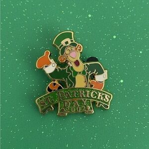 Disney Vintage St. Patrick's Day 2002 Tigger Trading Pin Winnie the Pooh Holiday